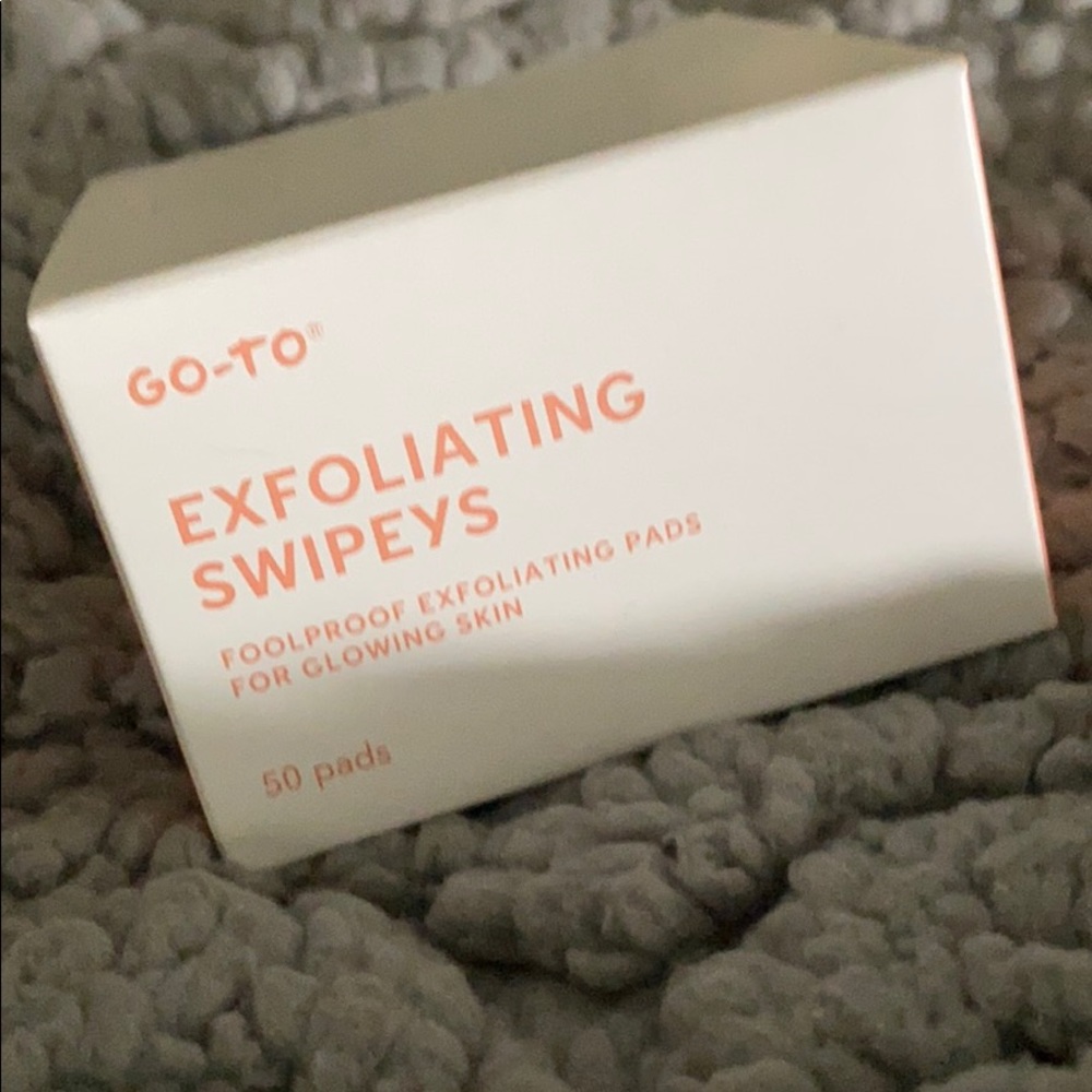 GO-TO Exfoliating Swipeys 50ct new!
